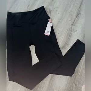 WOMANS medium athletic leggings